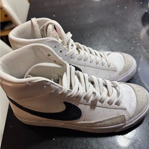 women nike blazers